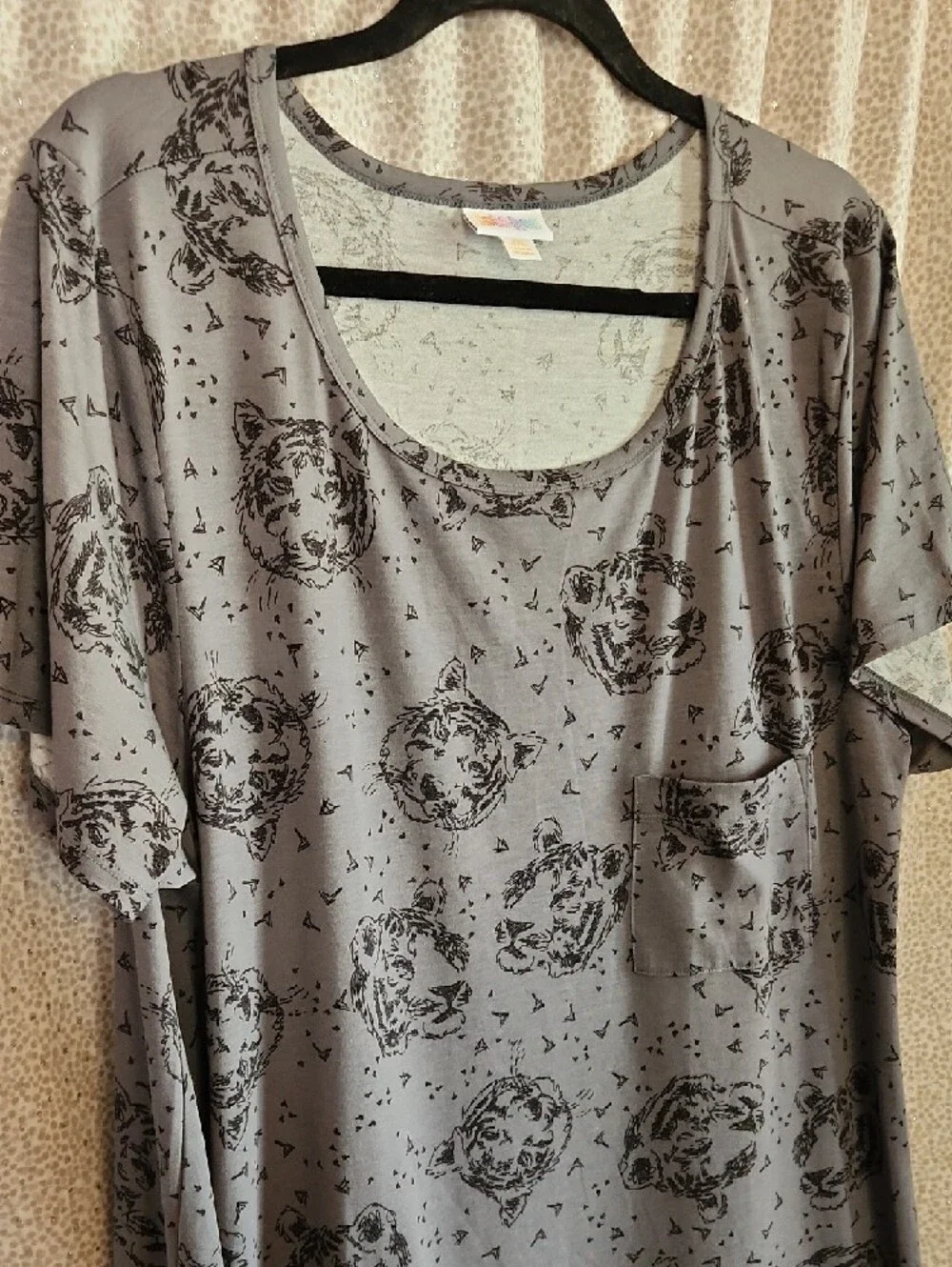 LuLaRoe Carly Gray High Low Tee Dress with Tigers - Picture 2 of 7